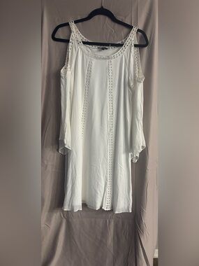 Cupio White Cold-Shoulder Crochet-Trim Tunic